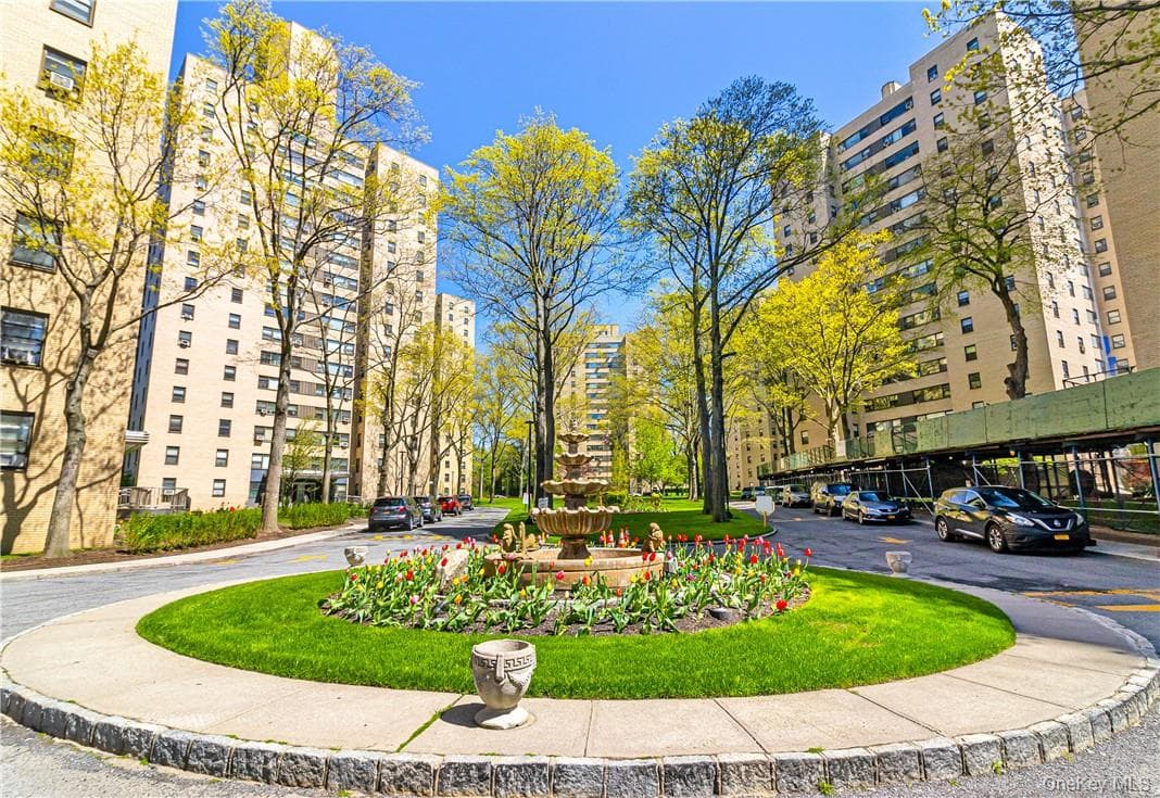 1 Fordham Hill Oval Unit: 16G thumbnail 19