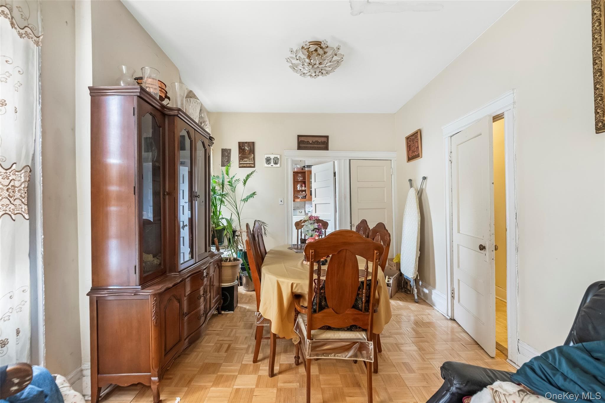 1284 Sterling Place thumbnail 7