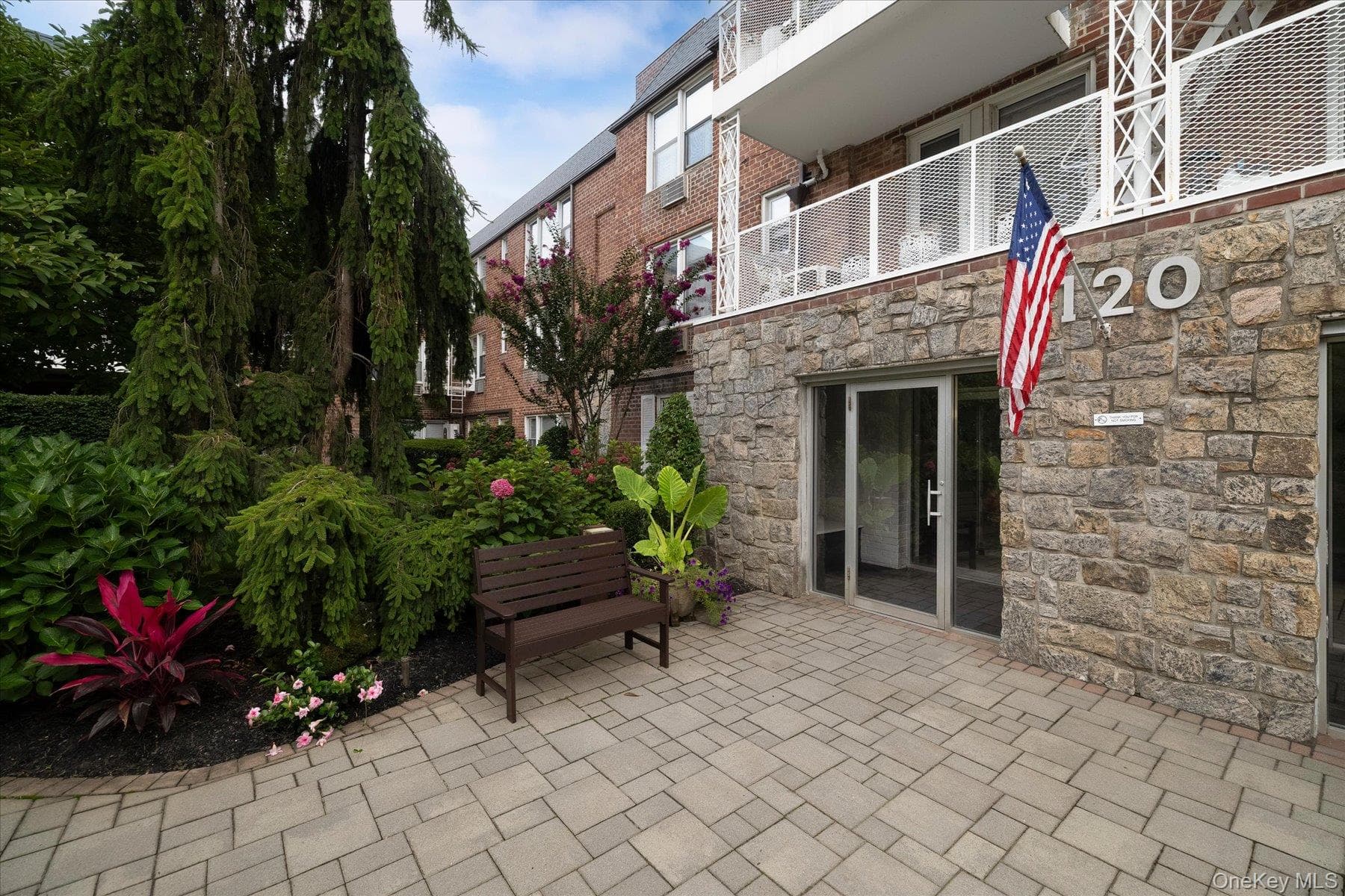 120 Morris Avenue Unit: C9 thumbnail 3
