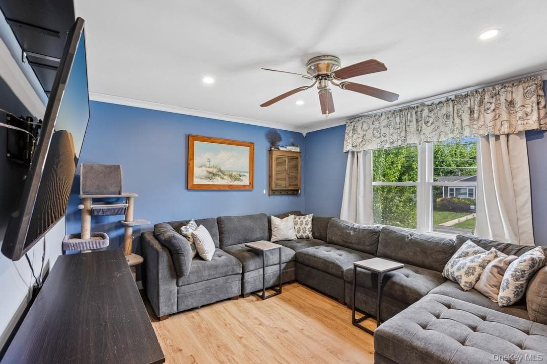 413 Pecan Street thumbnail 11