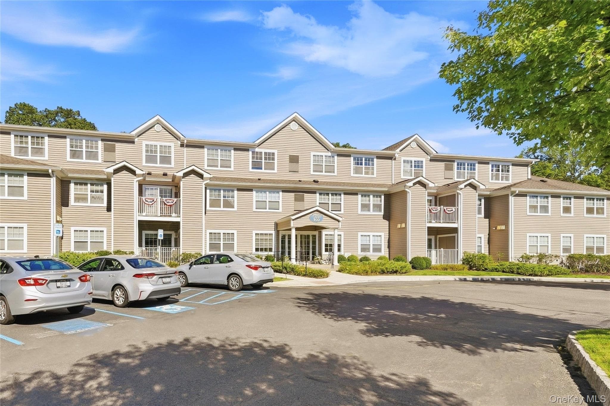 300 Woodcrest Lane Unit: 329, Mount Kisco