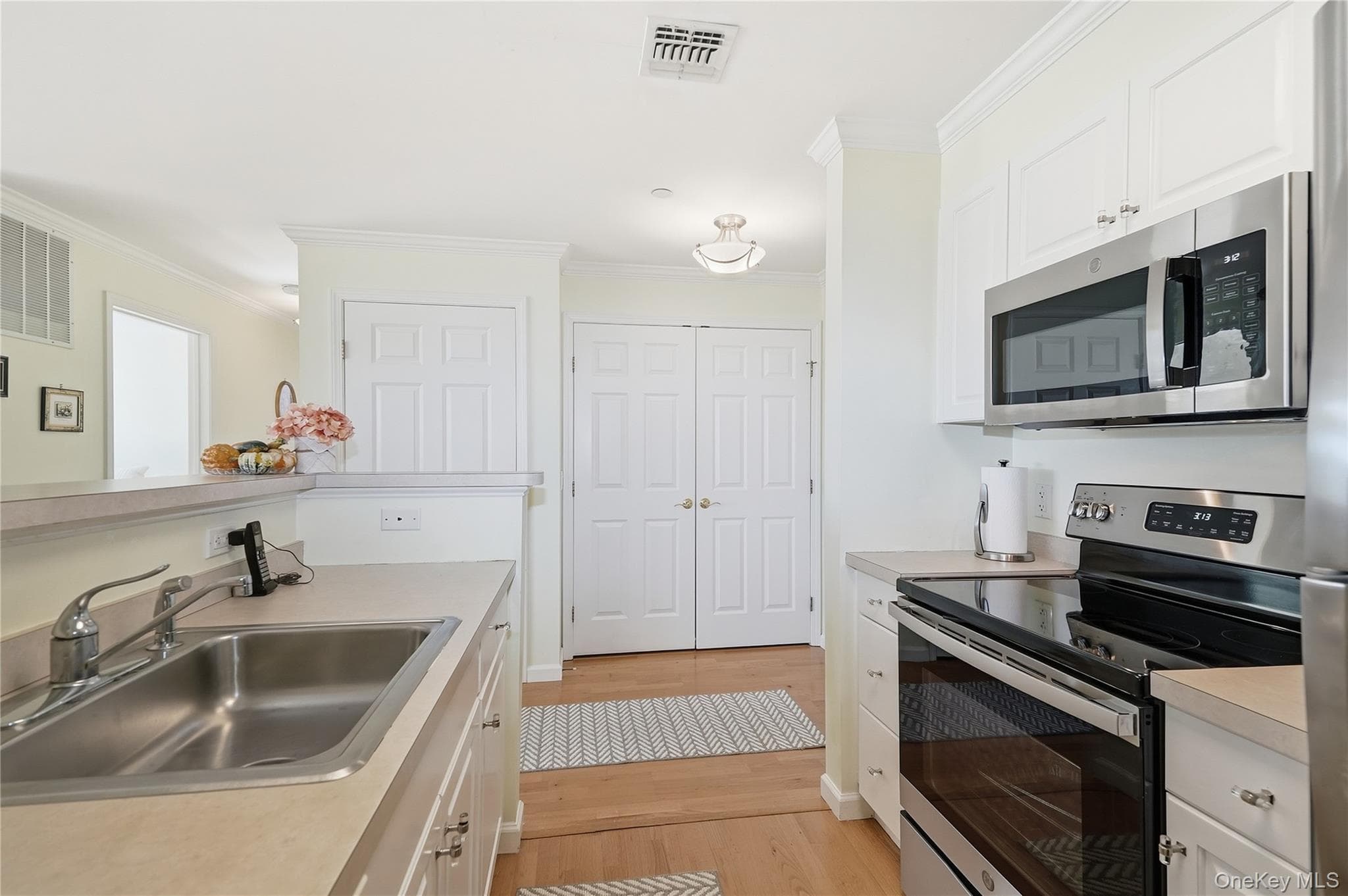300 Woodcrest Lane Unit: 329 thumbnail 6
