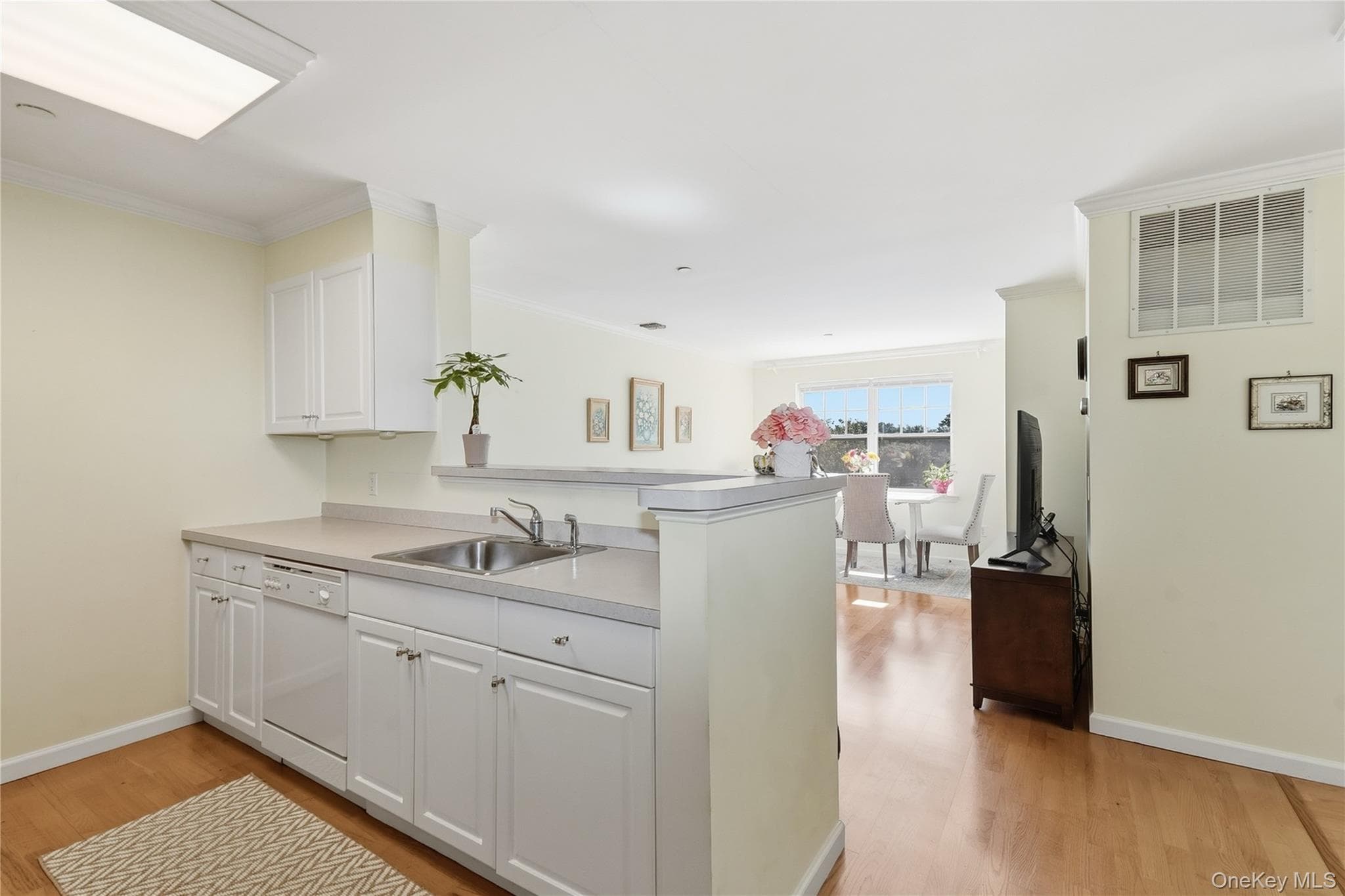 300 Woodcrest Lane Unit: 329 thumbnail 2