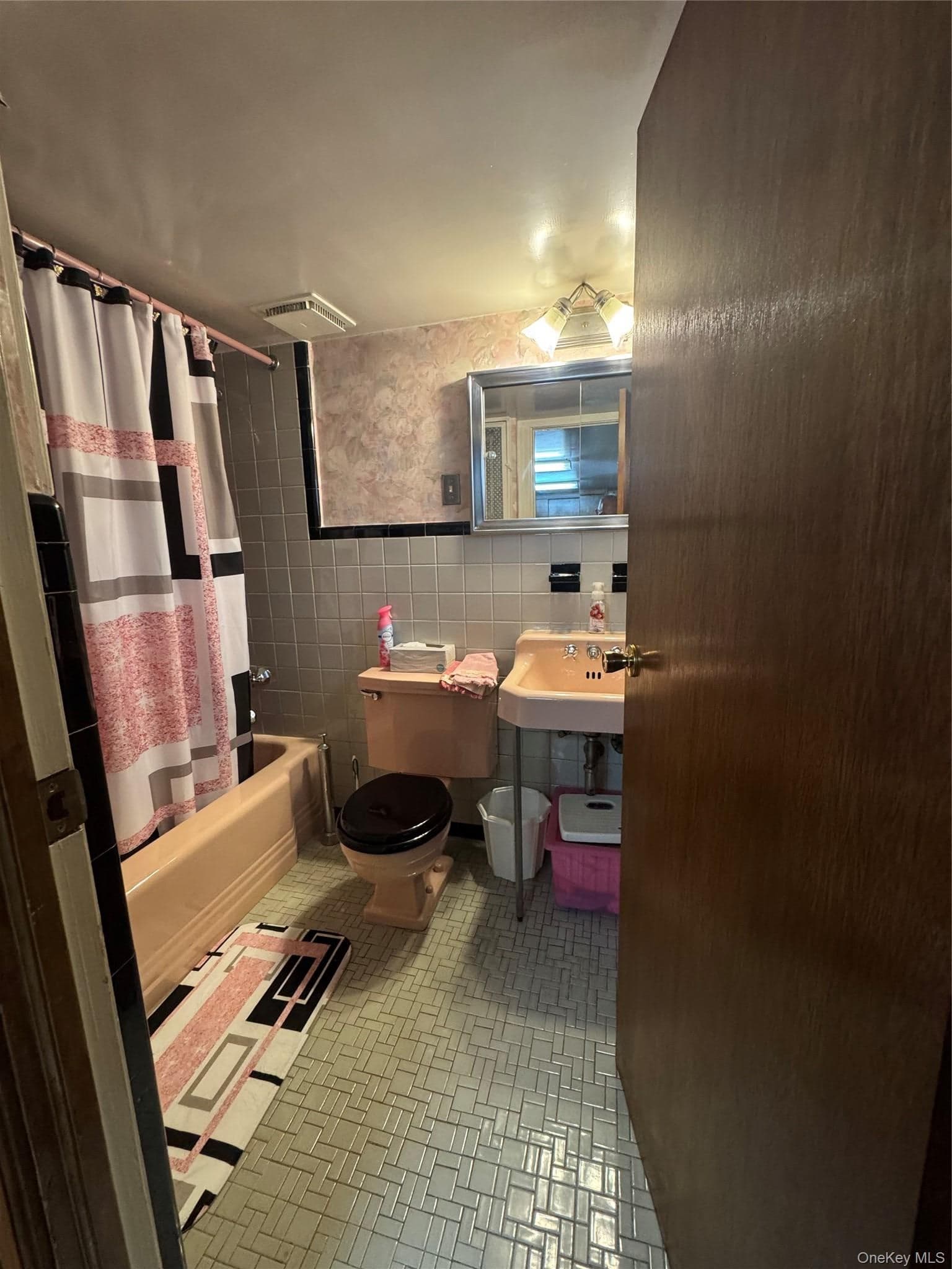 8114 Margaret Place thumbnail 14