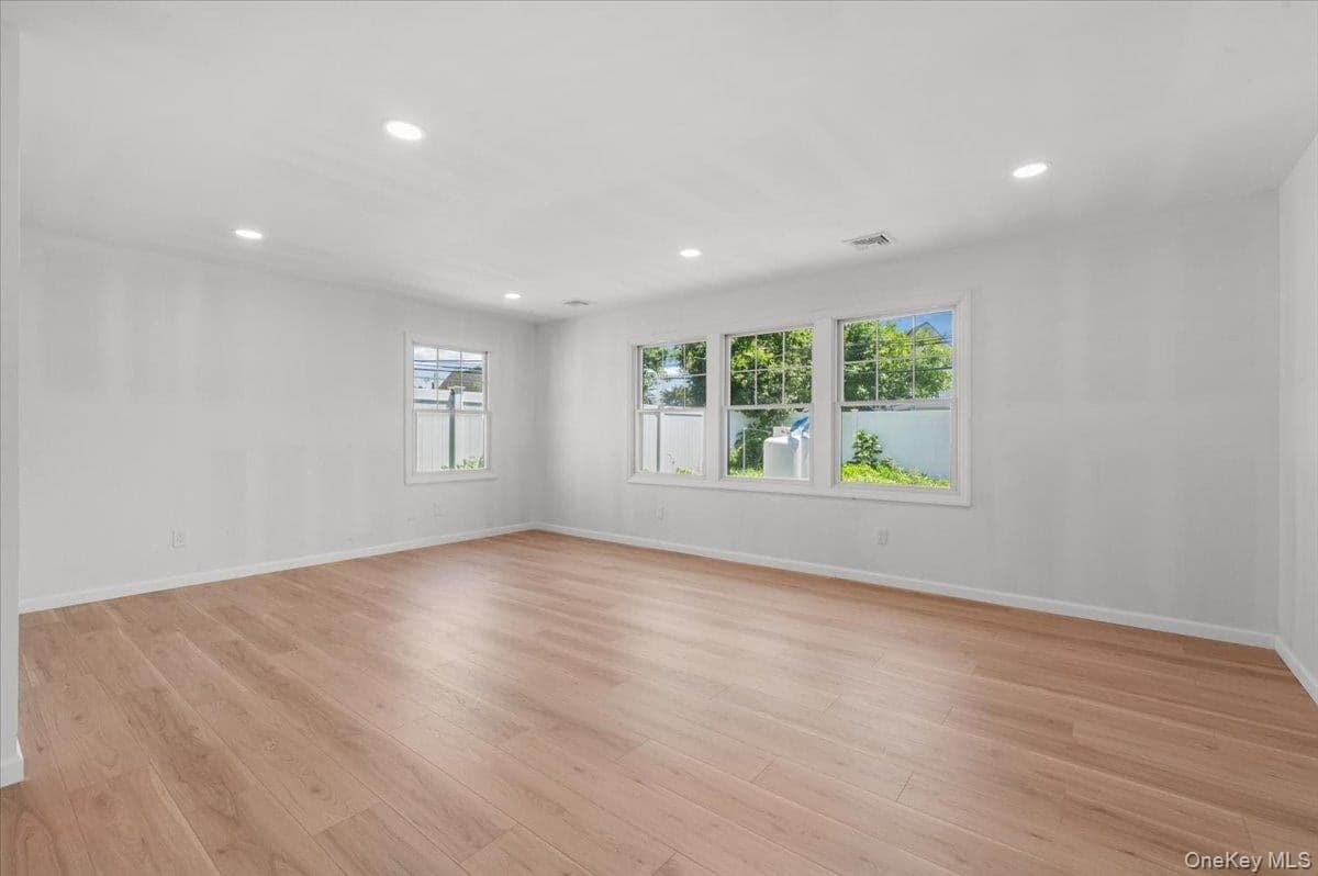 119 Sprucewood Drive thumbnail 13