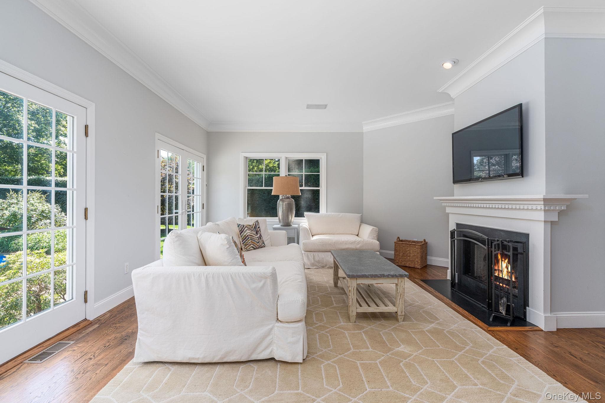 775 Mulford Court thumbnail 5