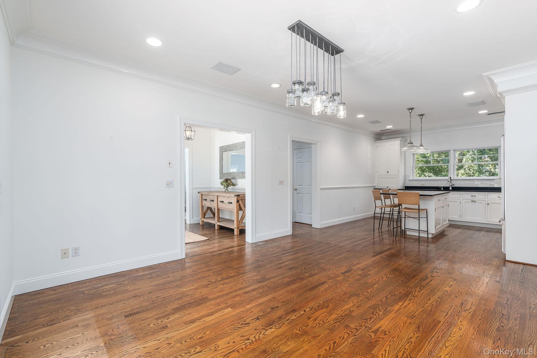 775 Mulford Court thumbnail 14