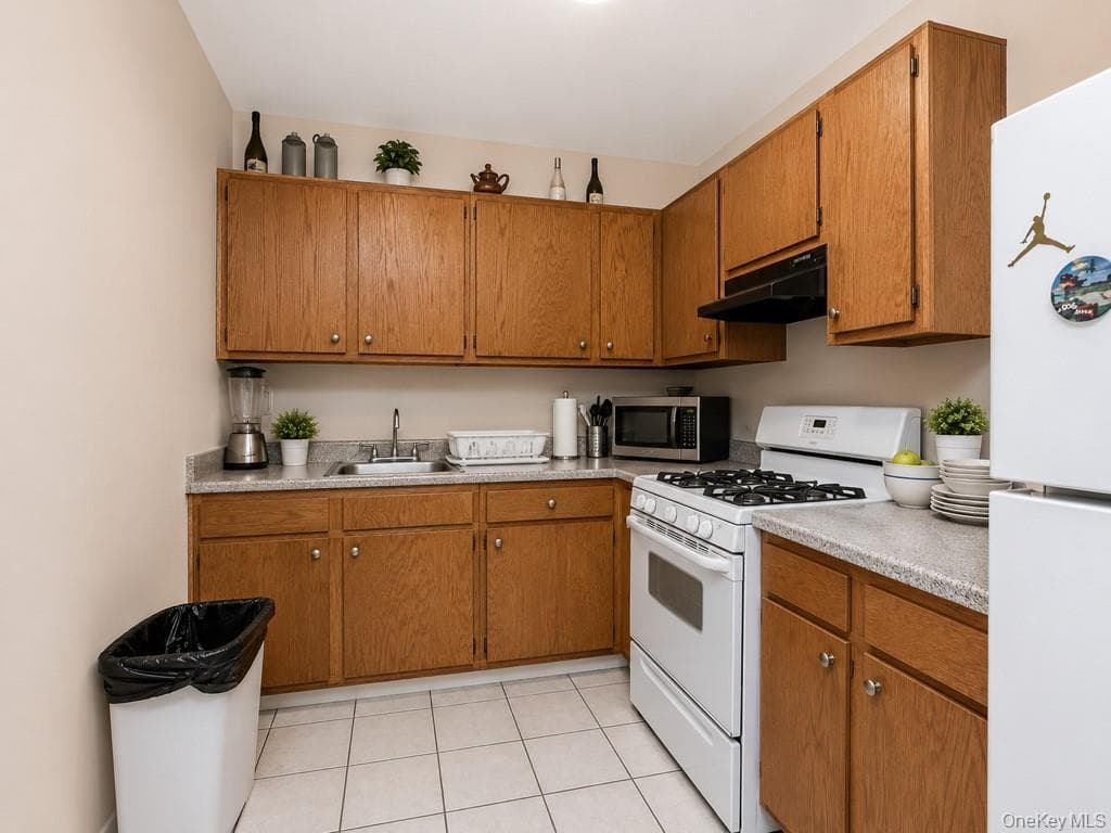 4779 White Plains Road thumbnail 11