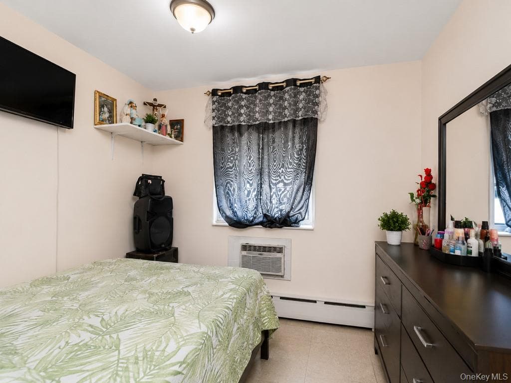 4779 White Plains Road thumbnail 13