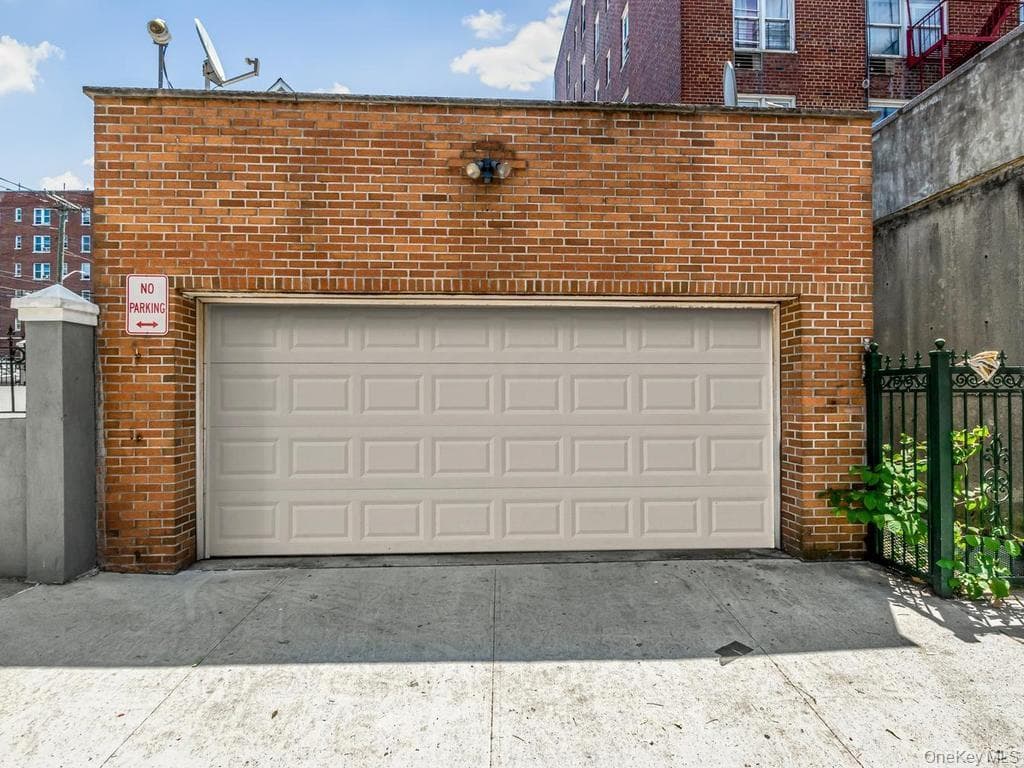 4779 White Plains Road thumbnail 22