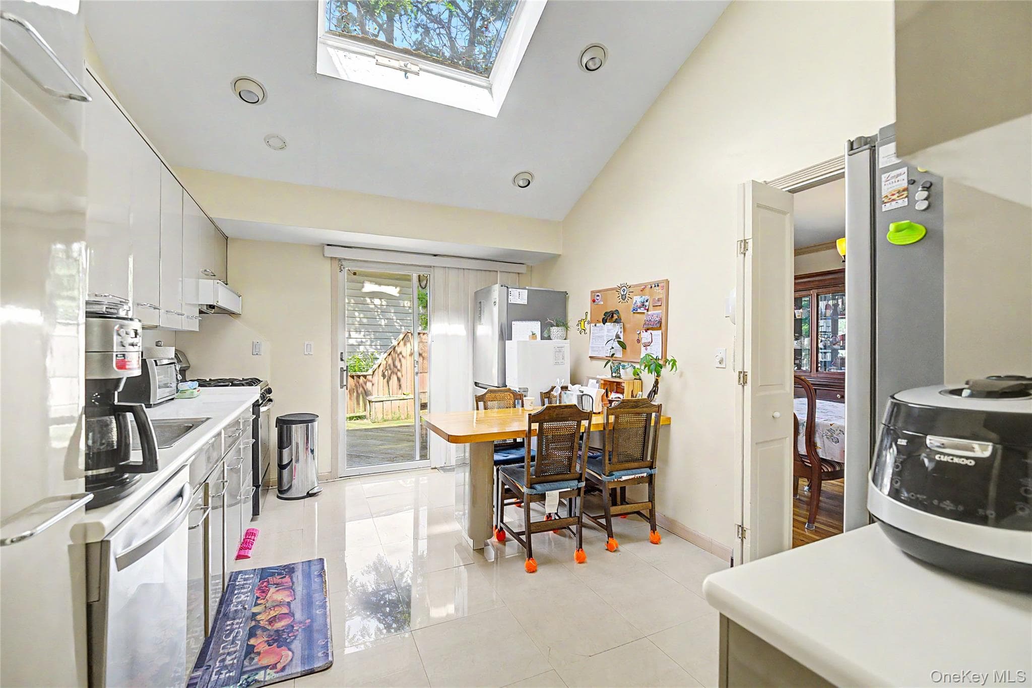 105 Serpentine Lane thumbnail 12