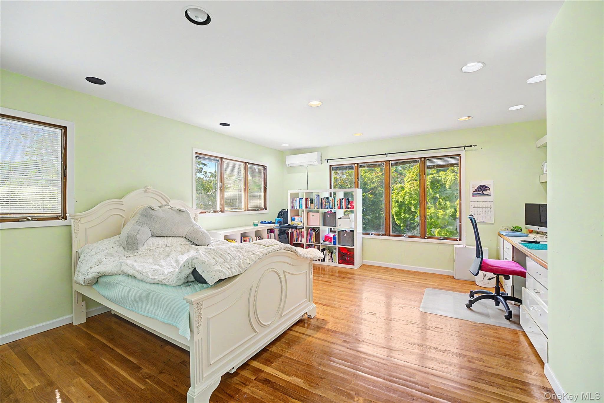 105 Serpentine Lane thumbnail 15