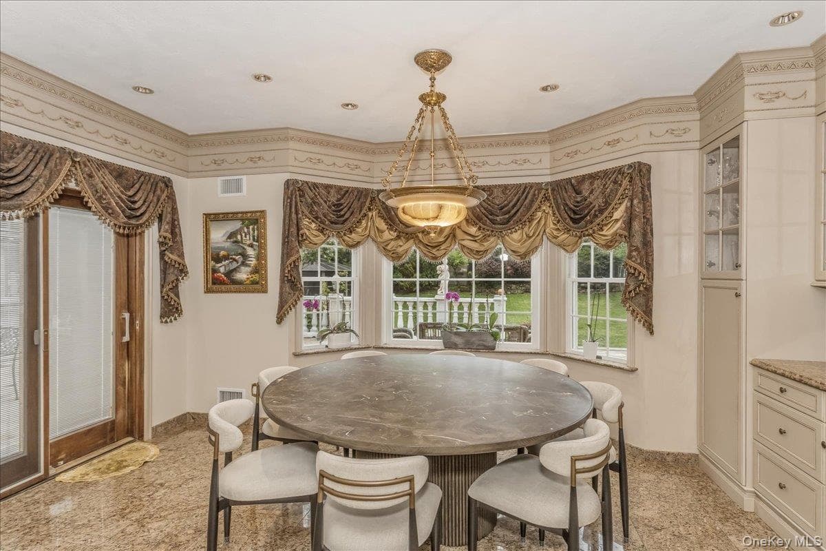 21 Chauncey Place thumbnail 15