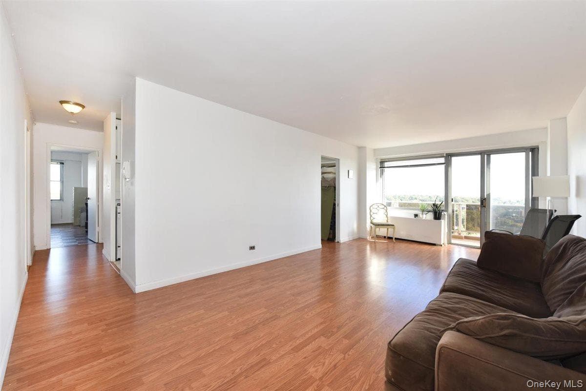 175-20 Wexford Terrace Unit: 16L thumbnail 5