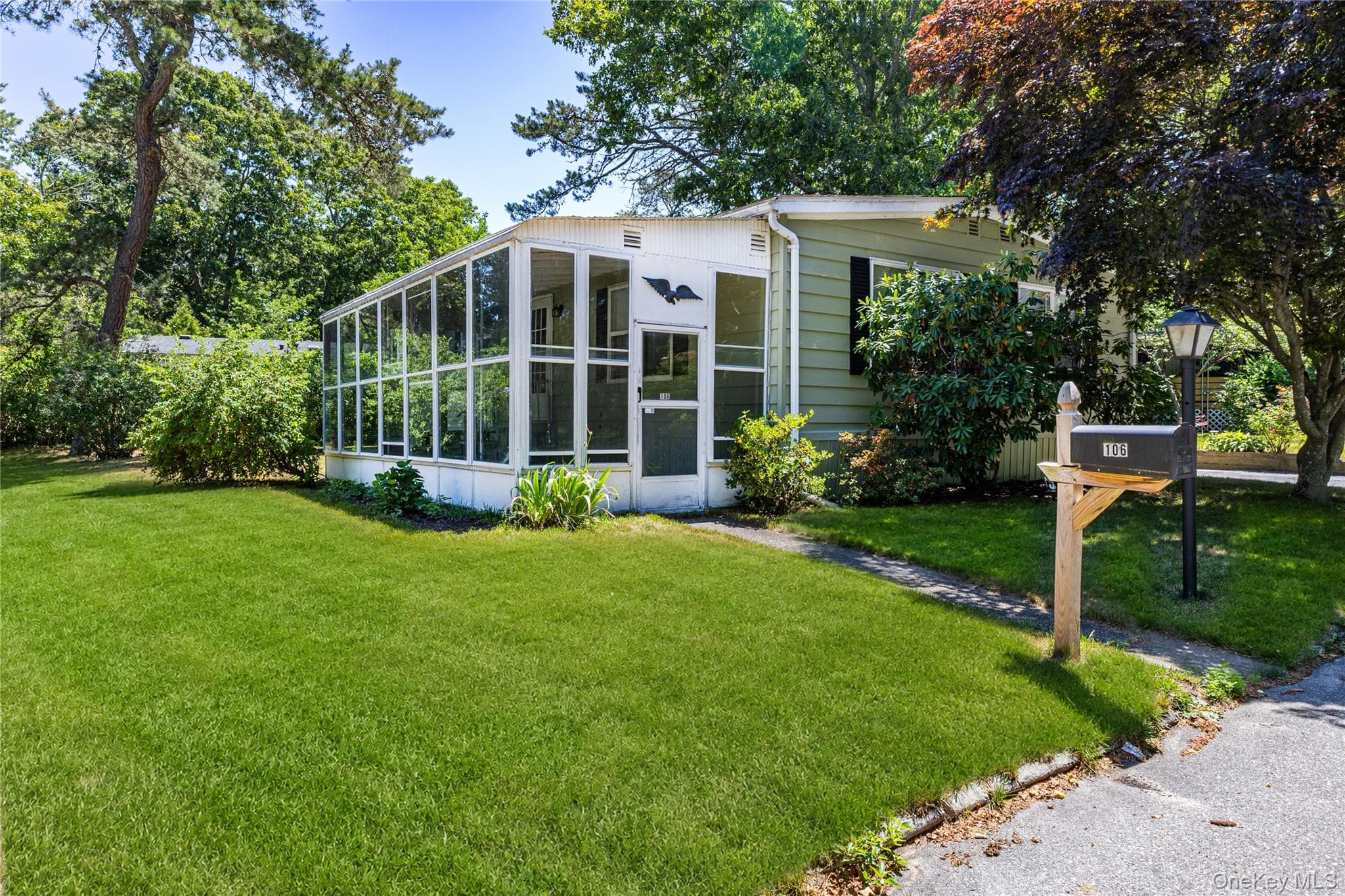 525 Riverleigh Avenue Unit: 106, Riverhead