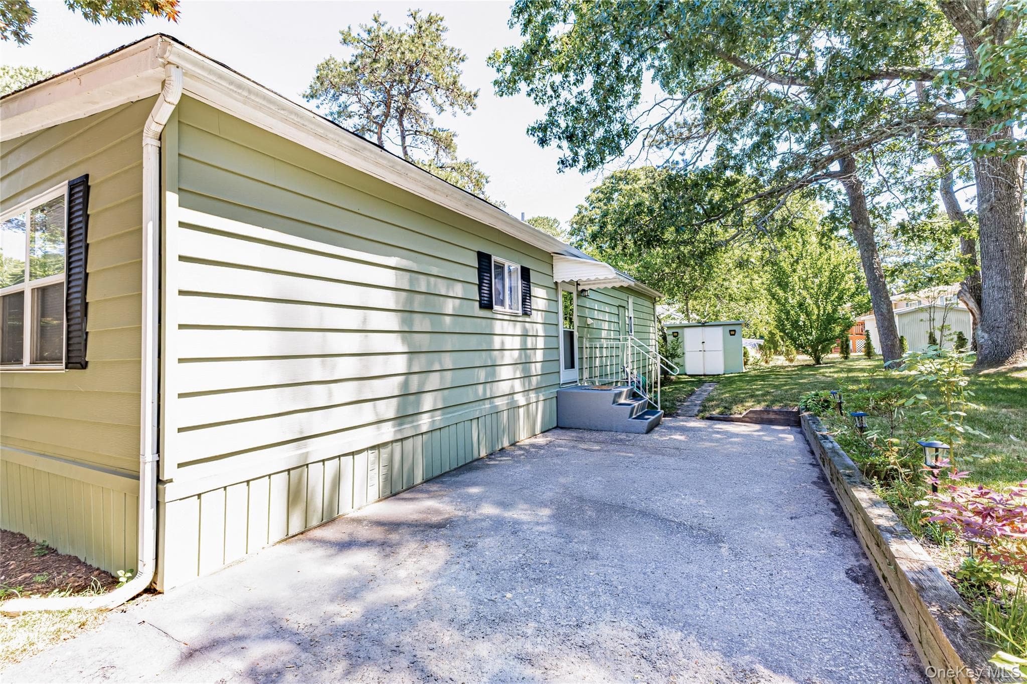 525 Riverleigh Avenue Unit: 106 thumbnail 4