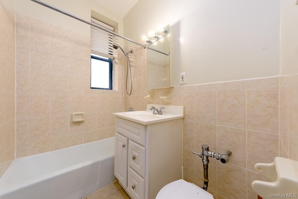 1199 E 53rd Street Unit: 1L thumbnail 5