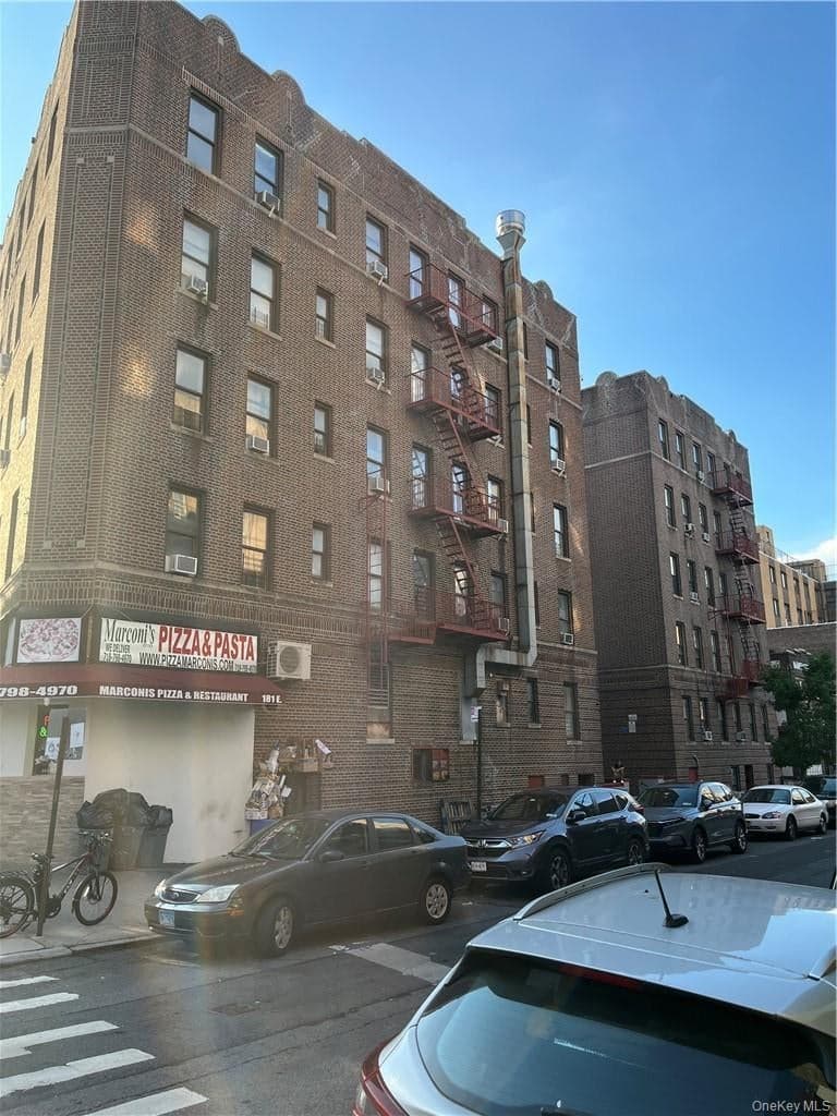 3505 Wayne Avenue thumbnail 4