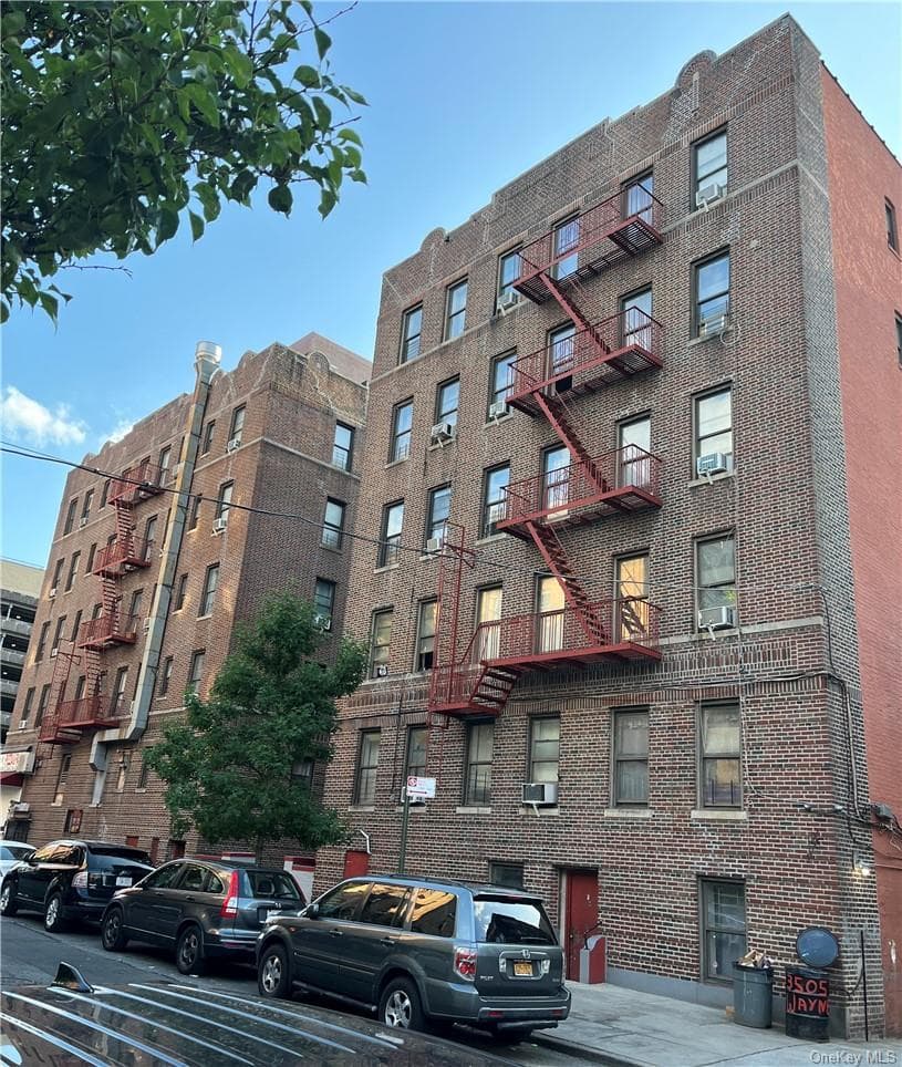 3505 Wayne Avenue thumbnail 3
