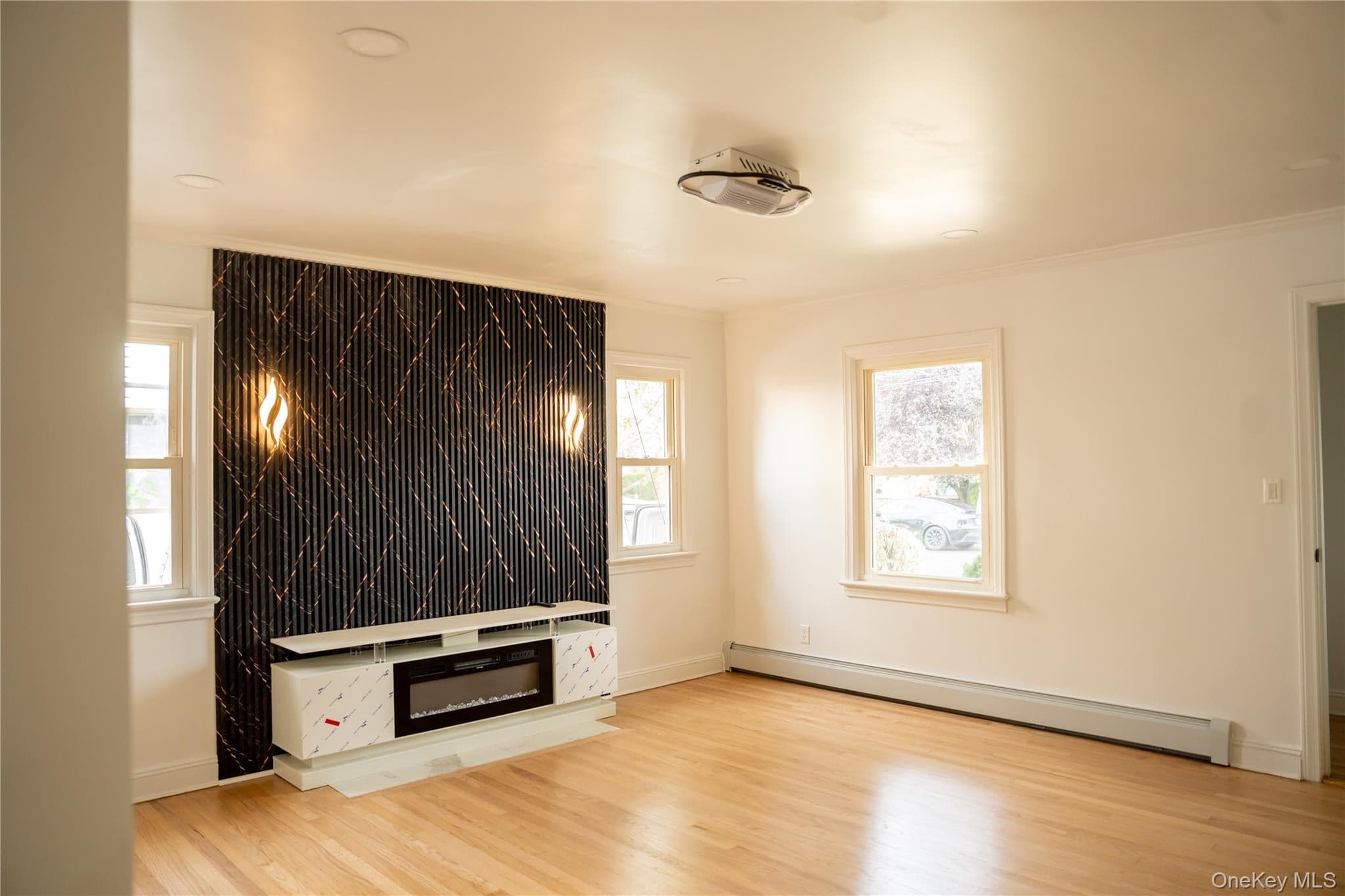 586 Stratford Road thumbnail 4