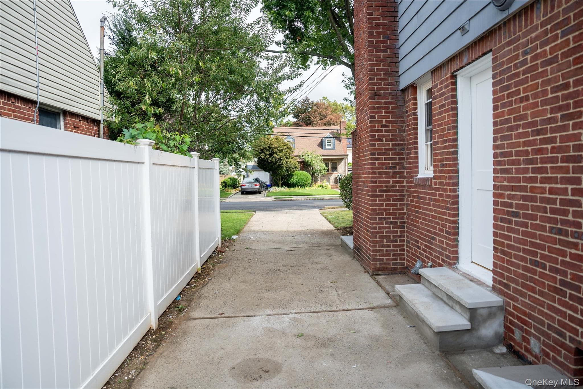 586 Stratford Road thumbnail 35