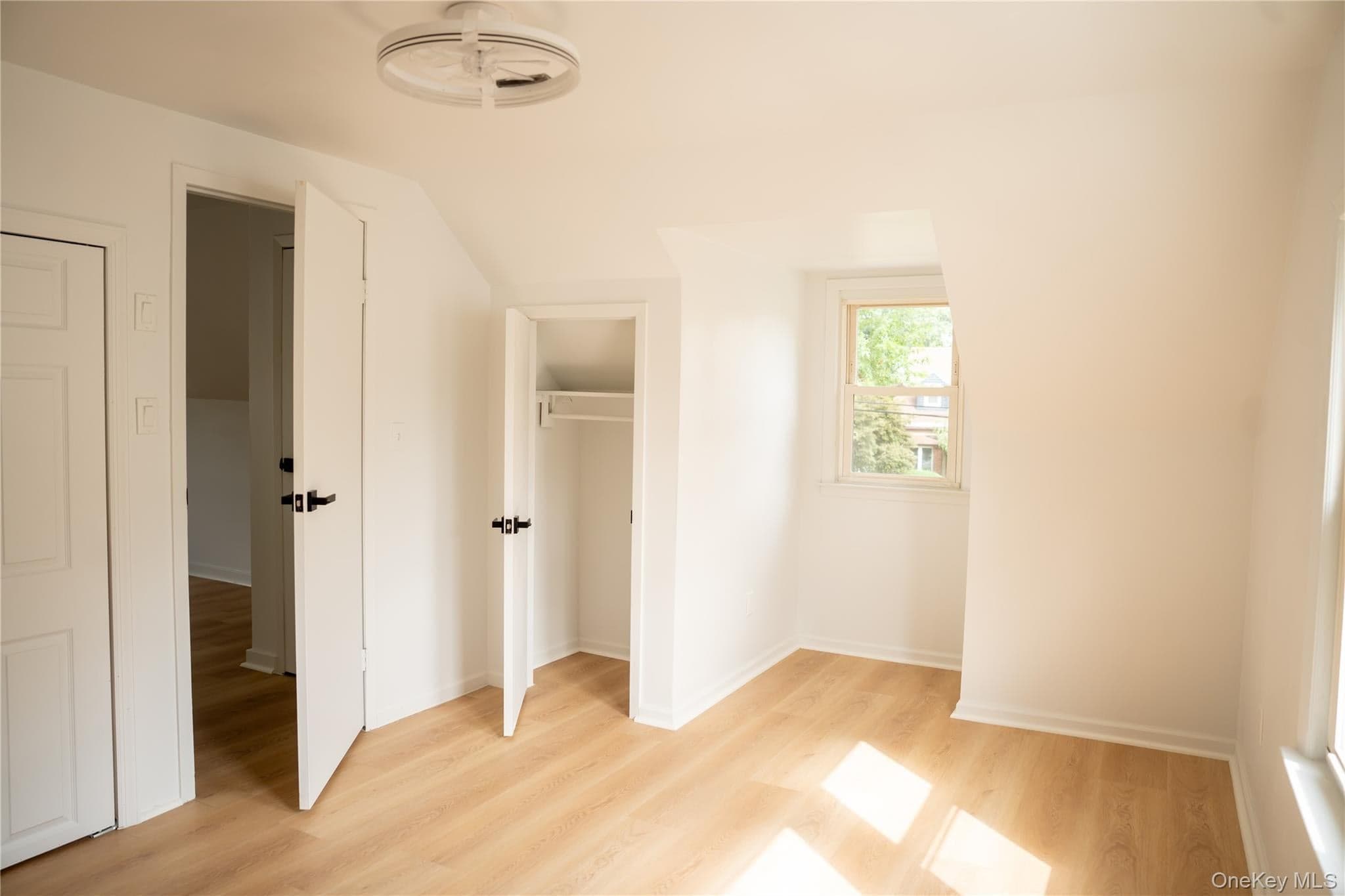 586 Stratford Road thumbnail 21
