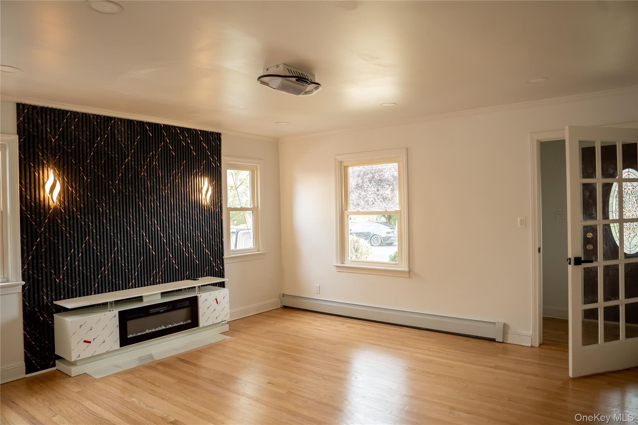 586 Stratford Road thumbnail 3