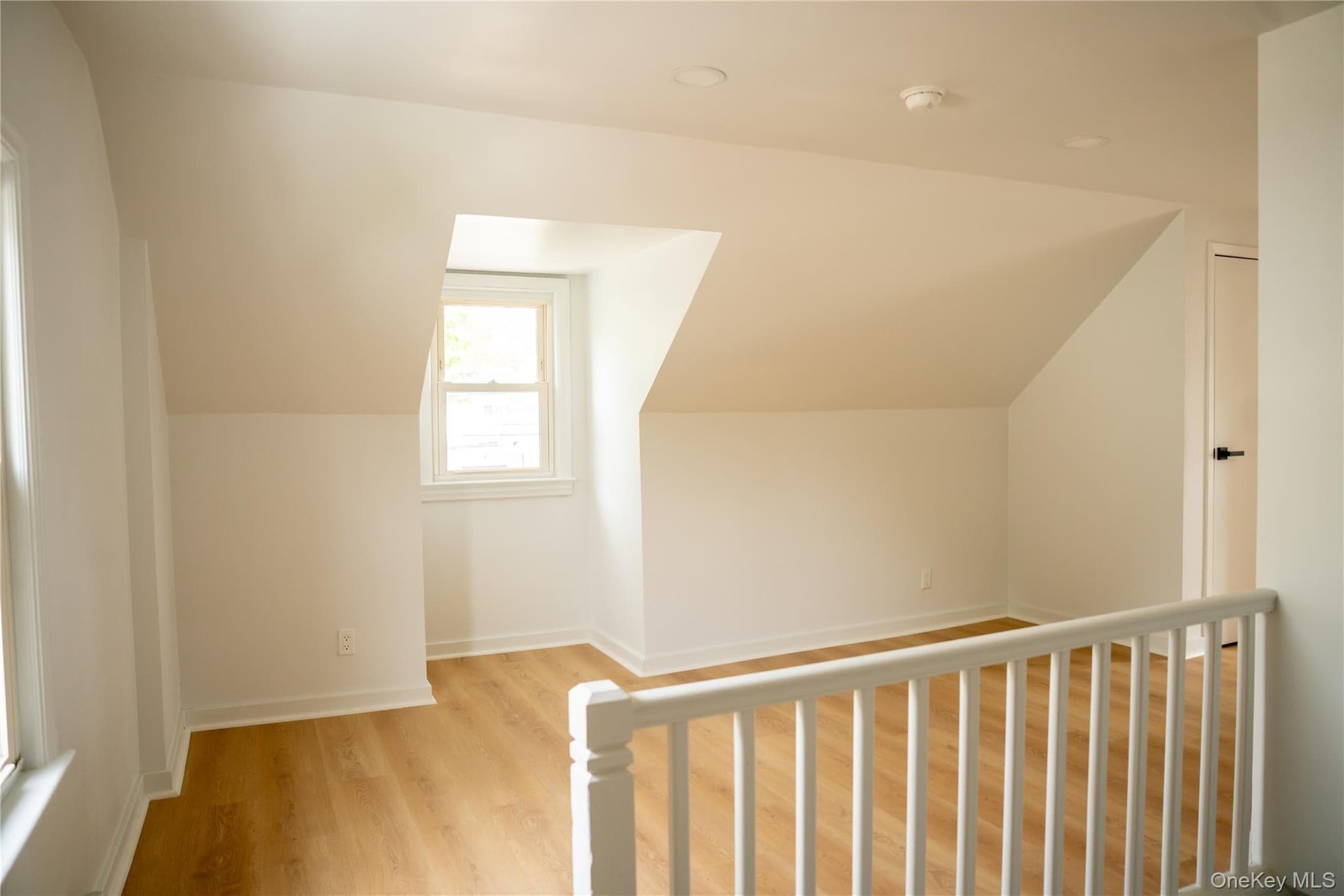 586 Stratford Road thumbnail 17