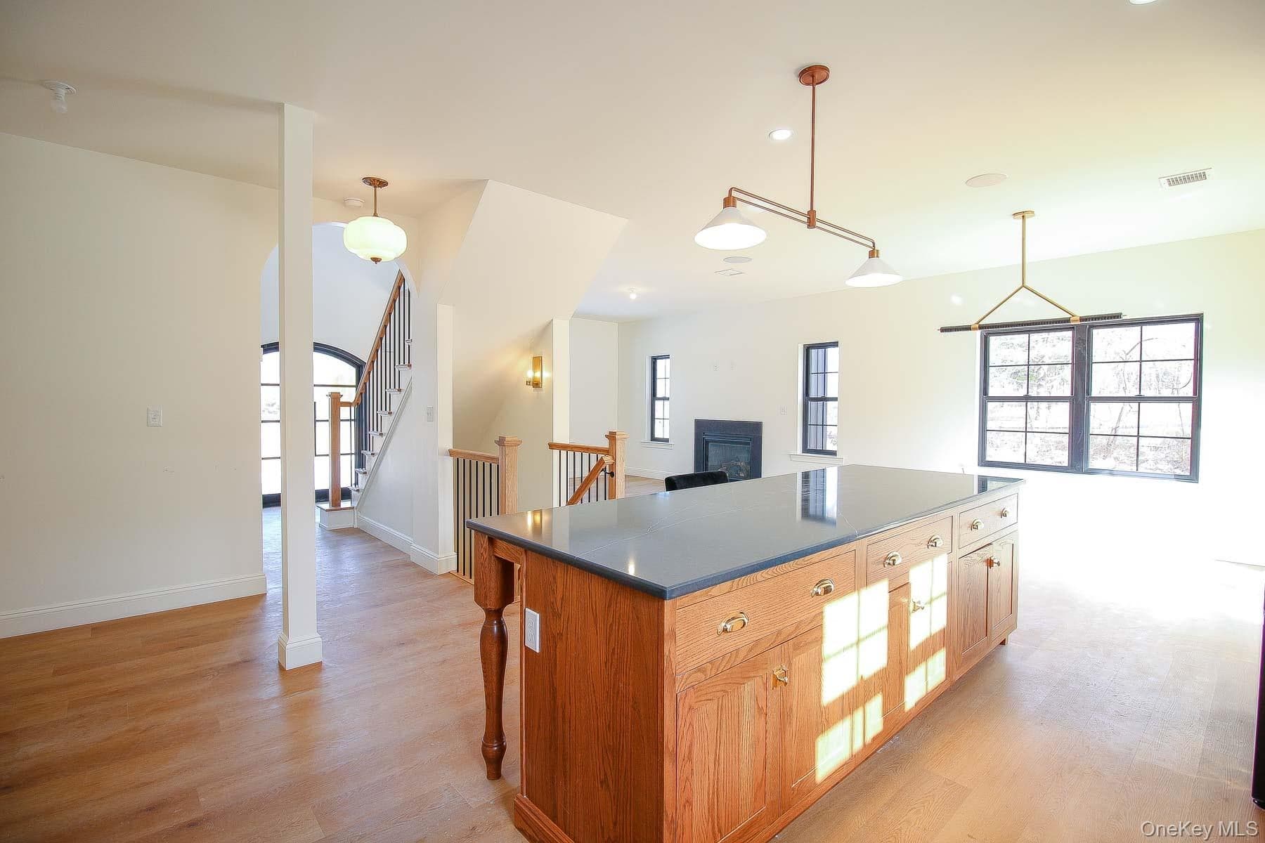 8 James Place thumbnail 12