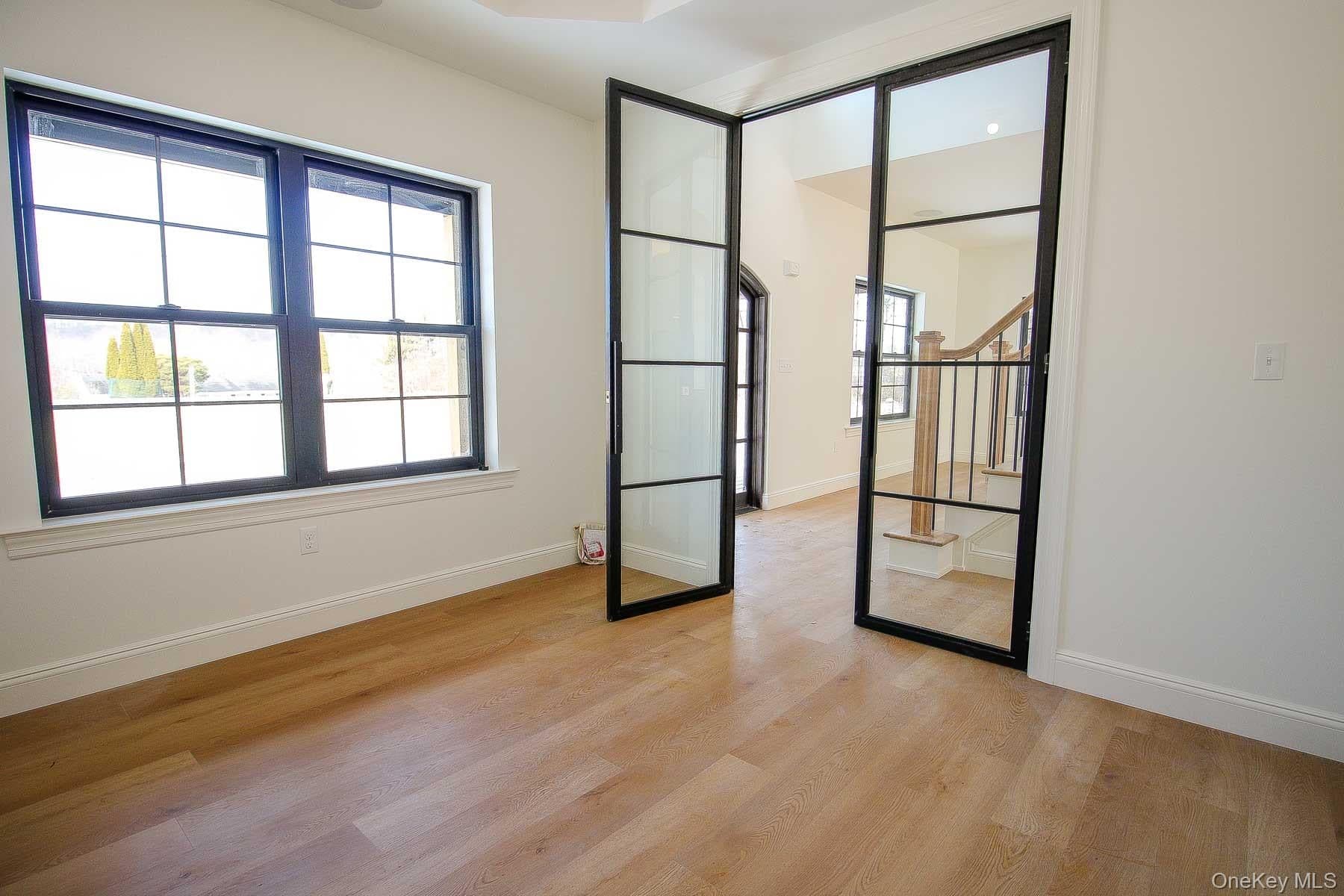 8 James Place thumbnail 9