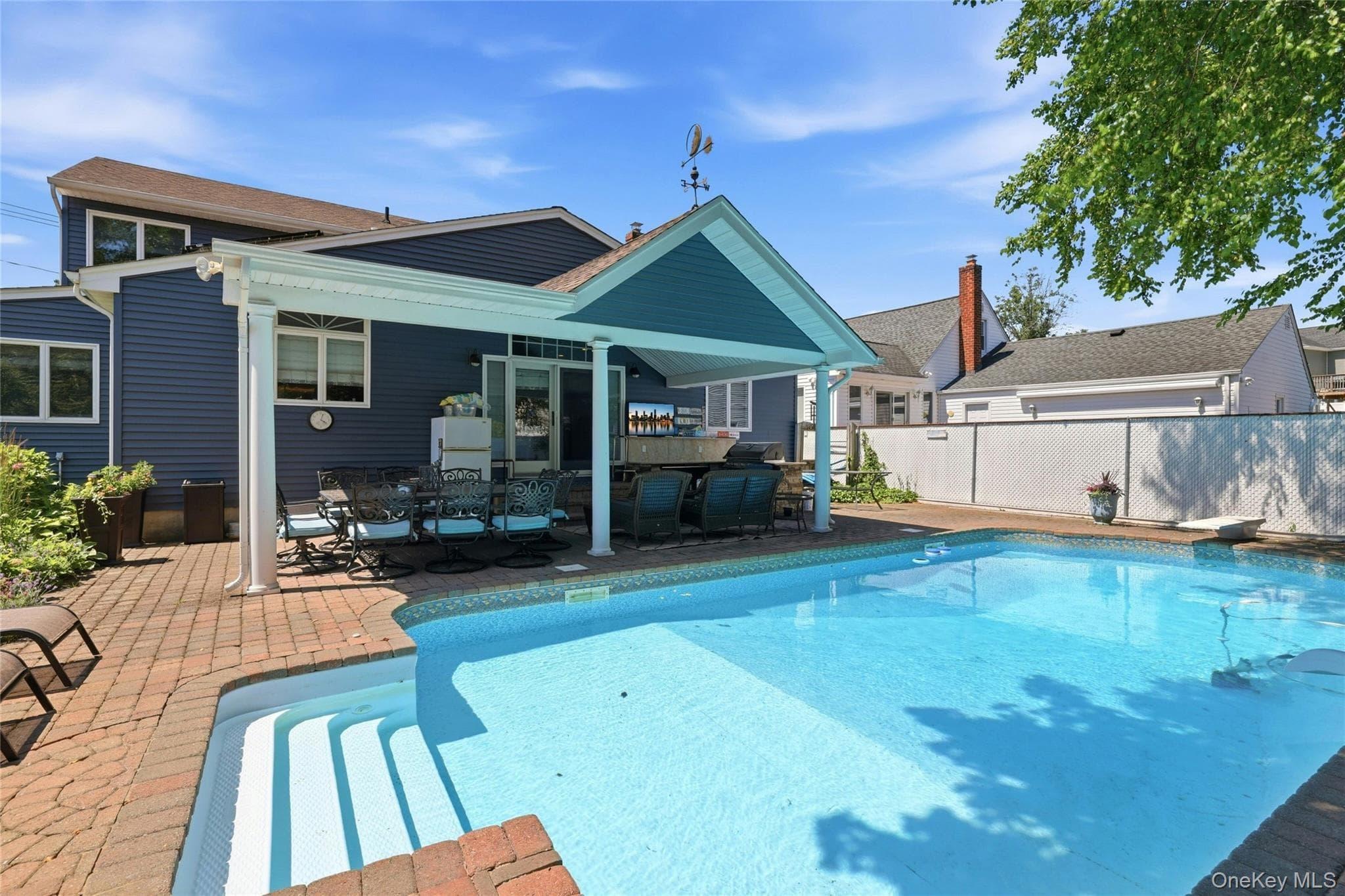 852 Jackson Avenue thumbnail 2