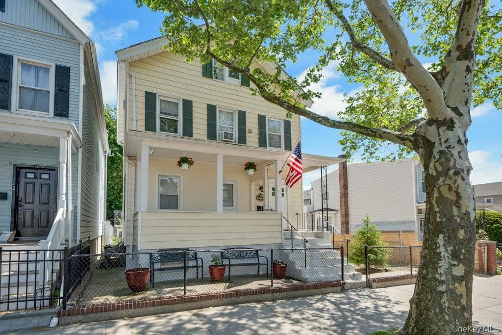 144 Beekman Avenue thumbnail 2