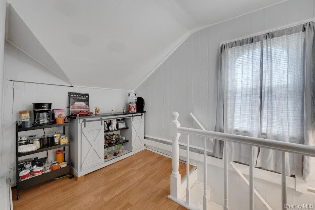 144 Beekman Avenue thumbnail 23