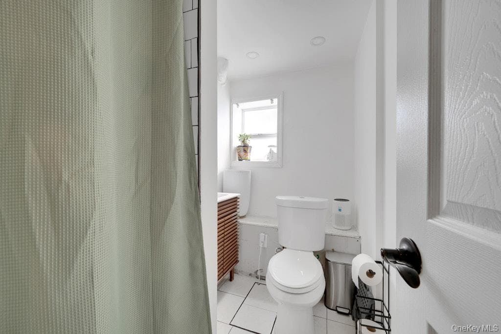 144 Beekman Avenue thumbnail 34