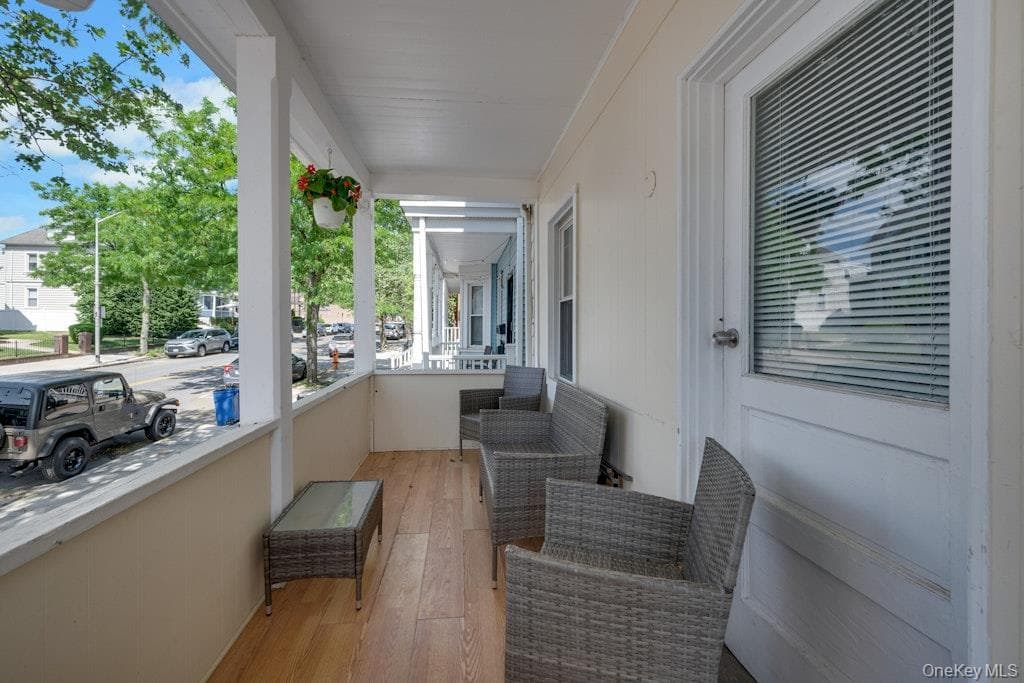 144 Beekman Avenue thumbnail 4