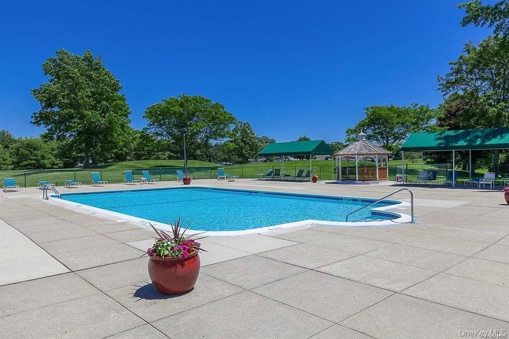 735 Spring Lake Drive thumbnail 33