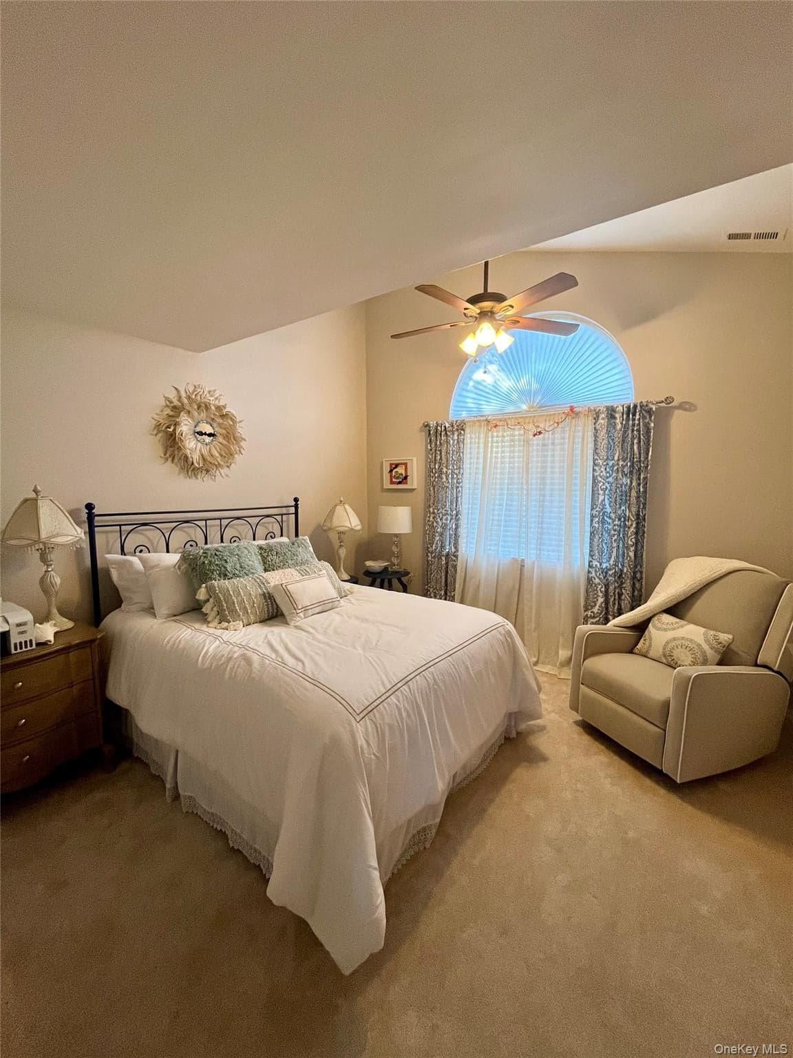 735 Spring Lake Drive thumbnail 9