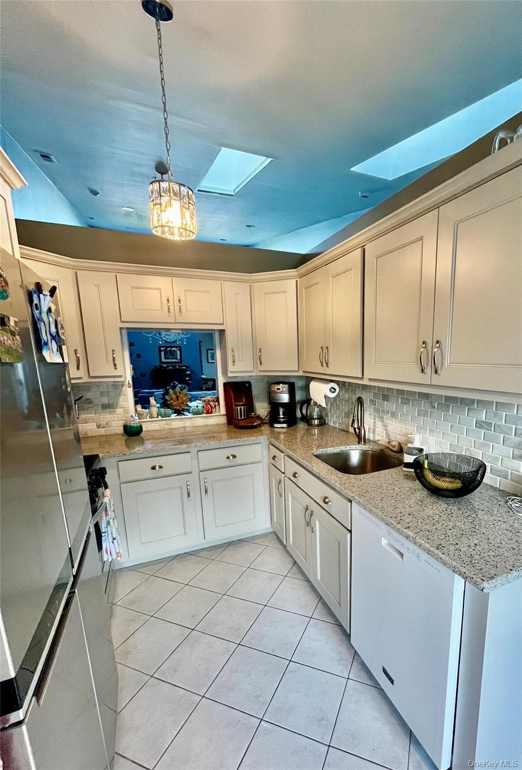 735 Spring Lake Drive thumbnail 3
