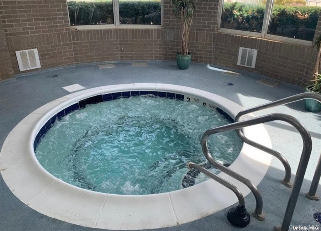 735 Spring Lake Drive thumbnail 31