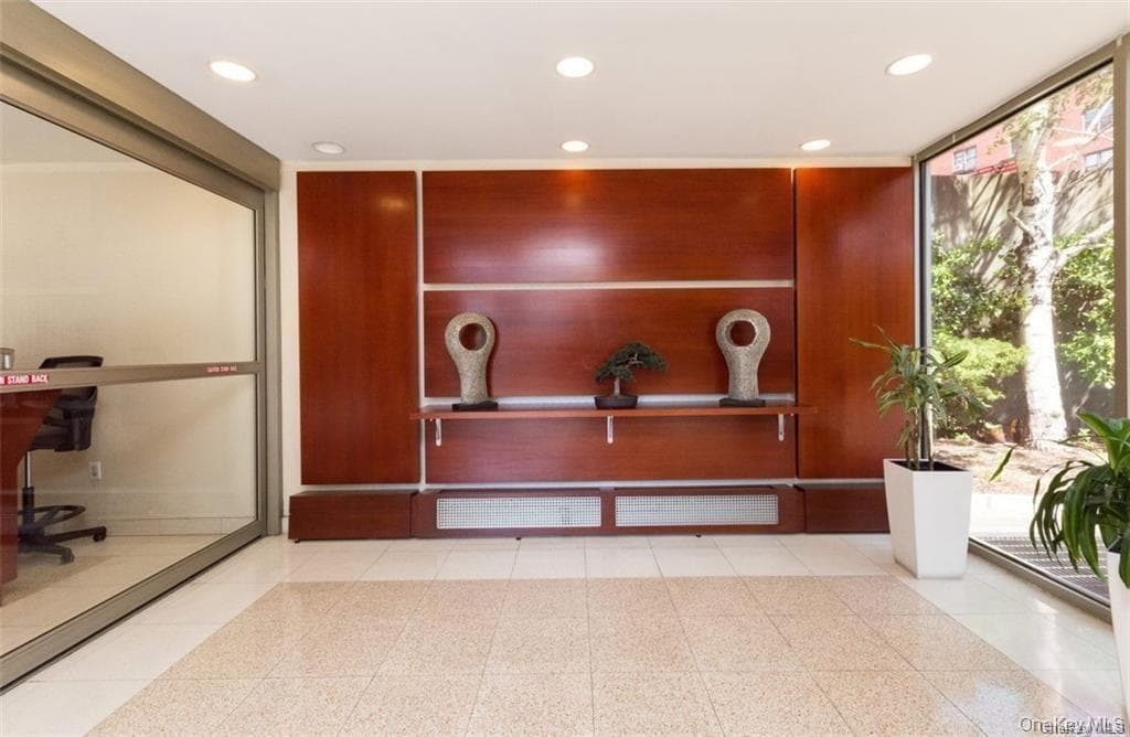 2287 Johnson Avenue Unit: 14C thumbnail 8