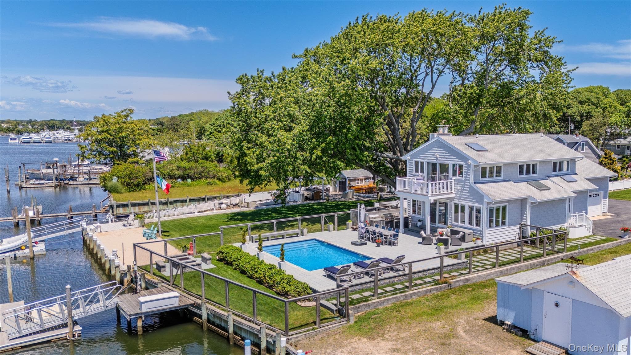 81 Beach Road photo 1
