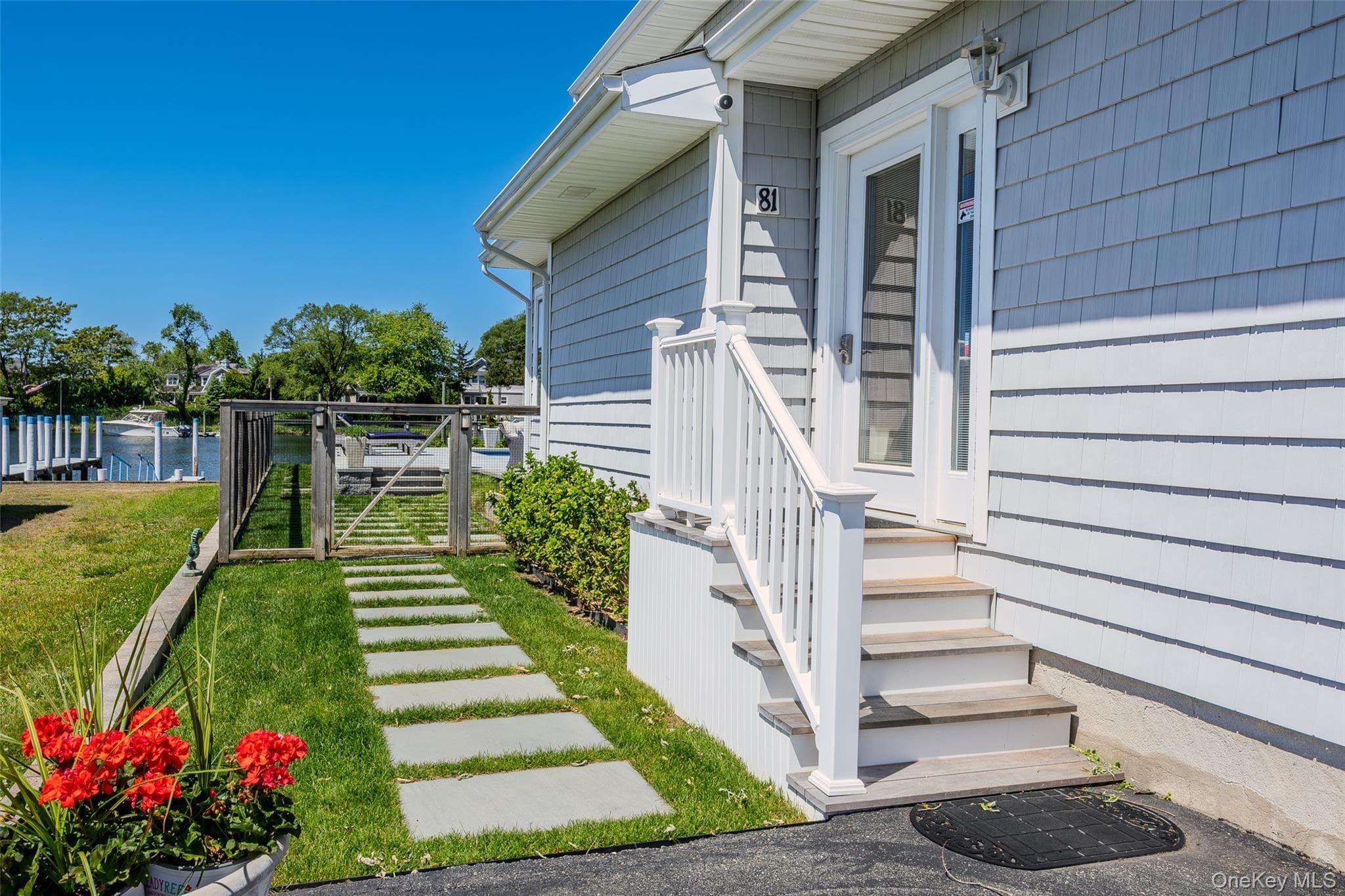 81 Beach Road thumbnail 8