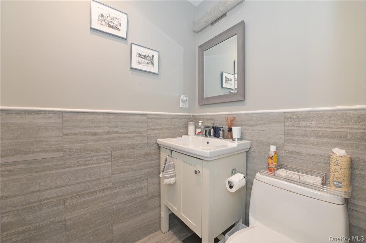 40 Stoner Avenue Unit: 2F thumbnail 8