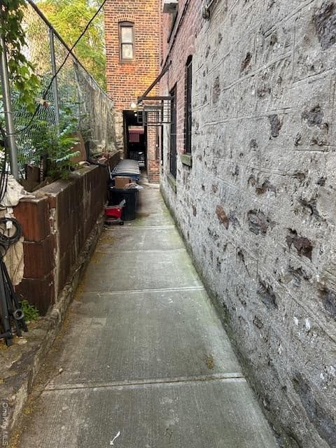 2431 Crotona Avenue thumbnail 6