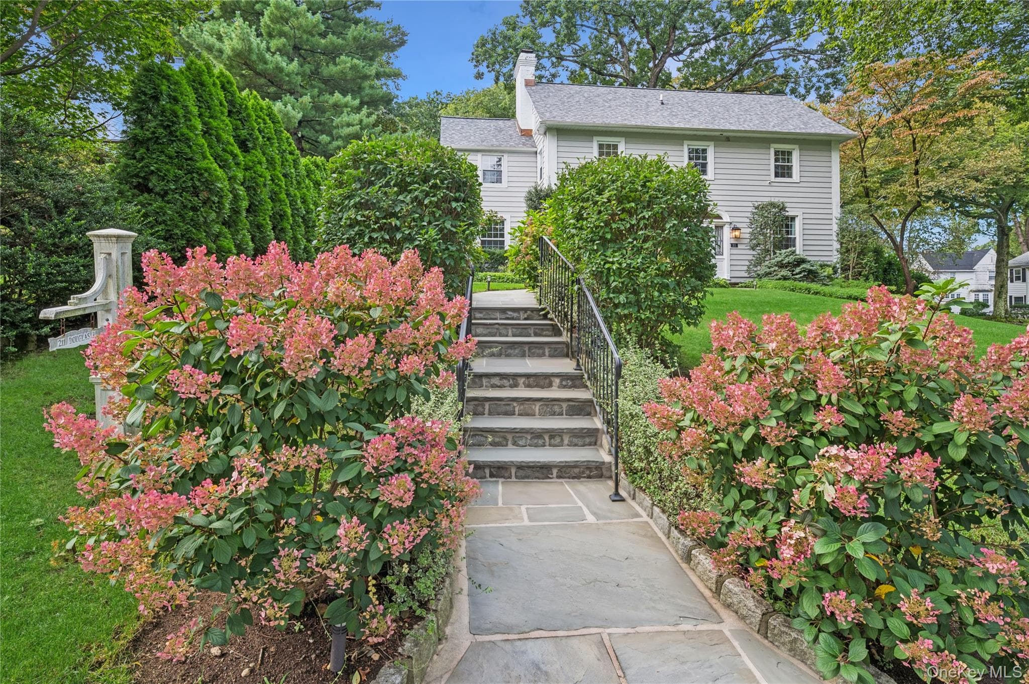 211 Douglas Place thumbnail 2