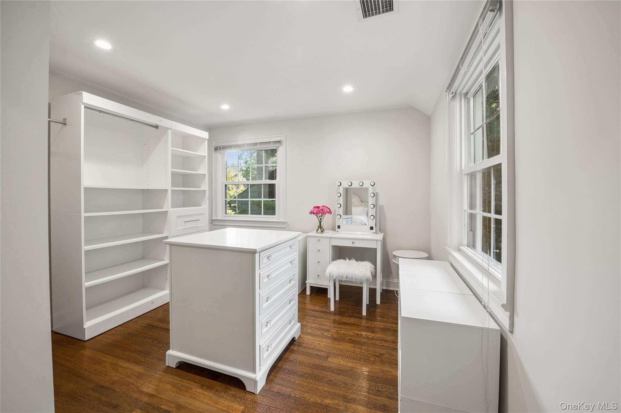 211 Douglas Place thumbnail 28