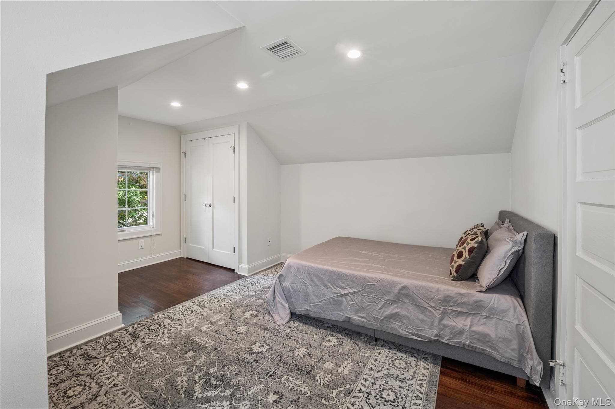 211 Douglas Place thumbnail 36