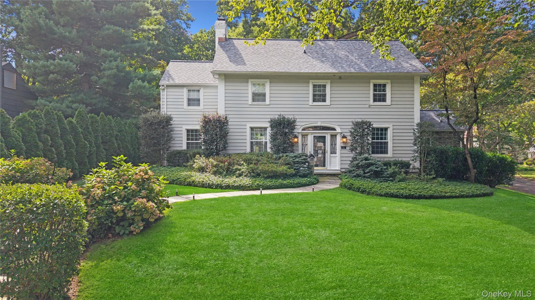 211 Douglas Place thumbnail 3