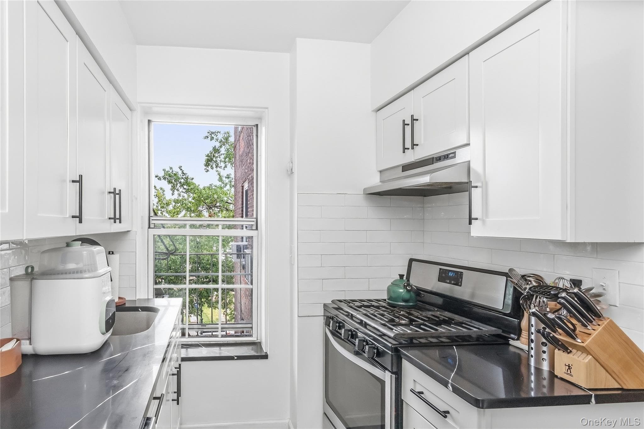 51-10 30 Avenue Unit: 4 thumbnail 14