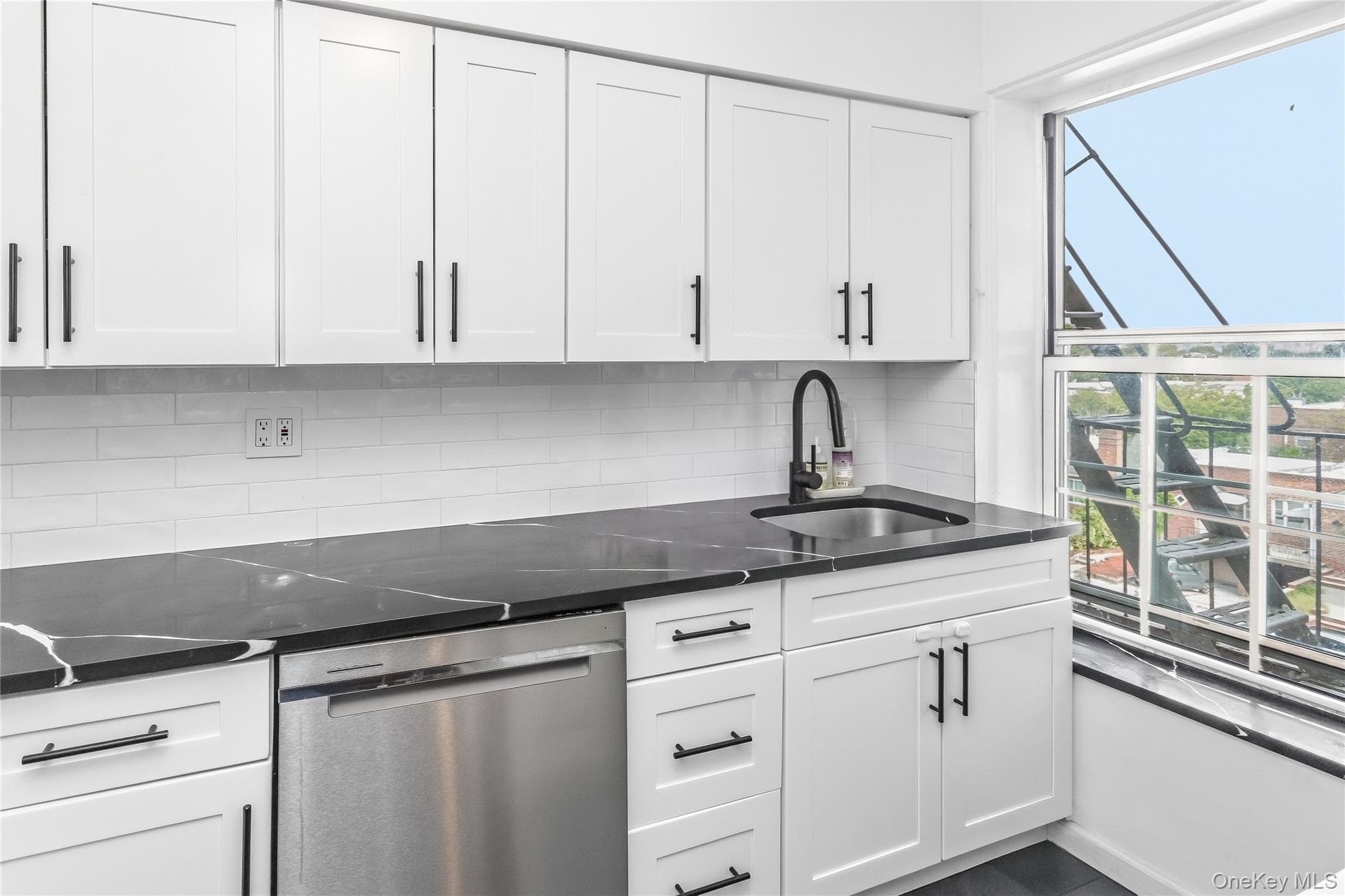 51-10 30 Avenue Unit: 4 thumbnail 7